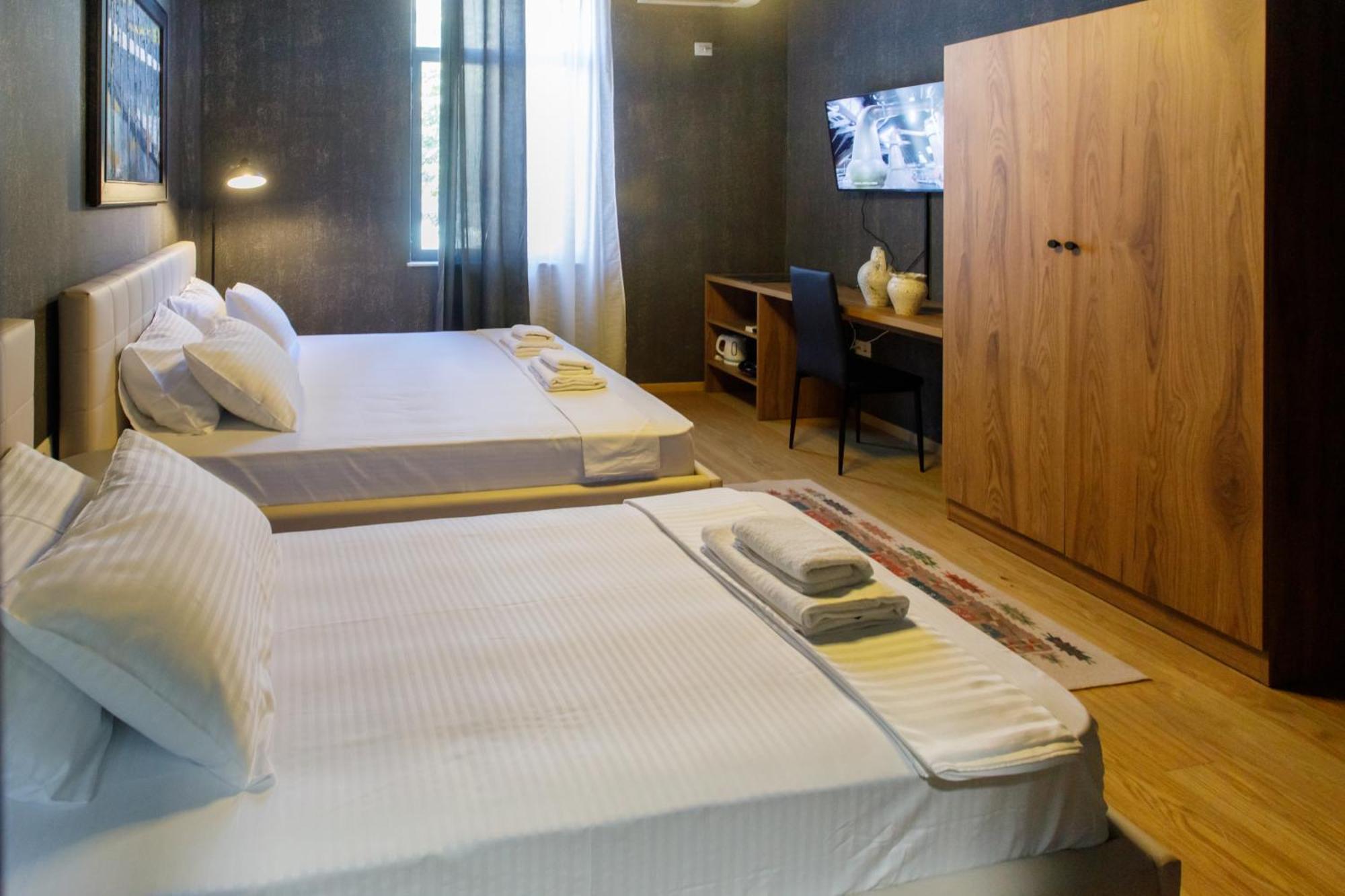 Studio31Apartments Tirana City Center Exteriör bild